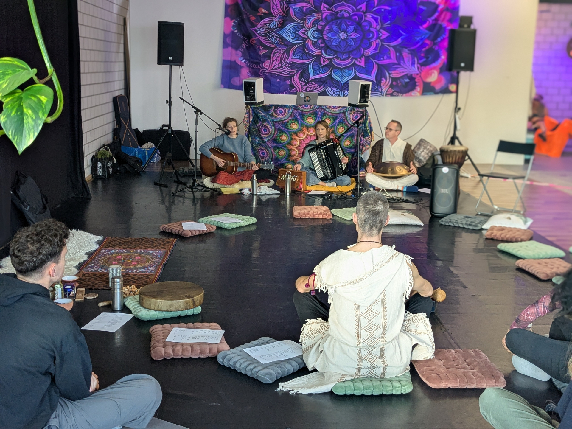 Rampe70 workshop space set up with a cacao circle